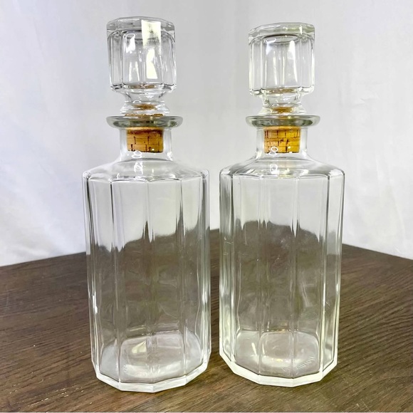 Bormioli Vintage 10" Faceted Glass Decanters Set of 2 Barware Cork Clear Thick - Picture 2 of 7